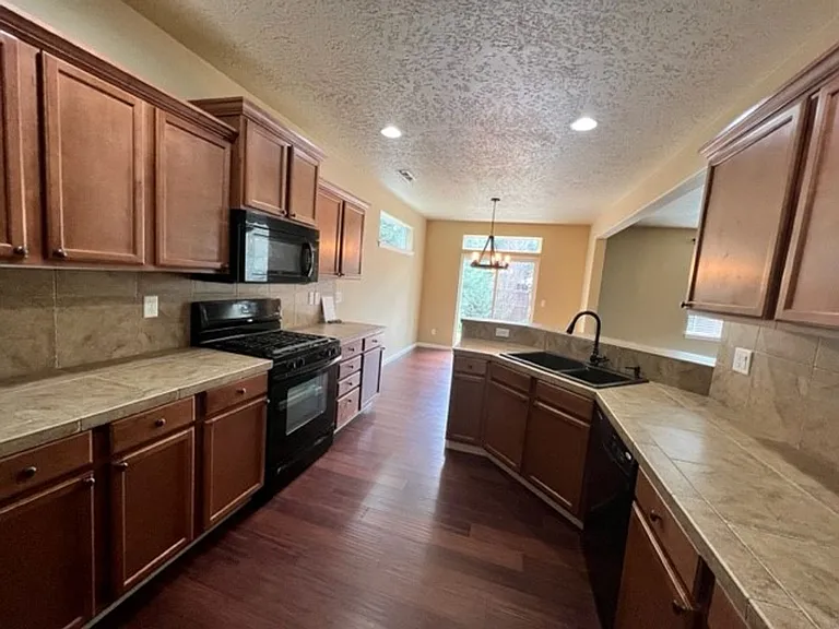 19701 Aspen Meadows Dr — Photo 6