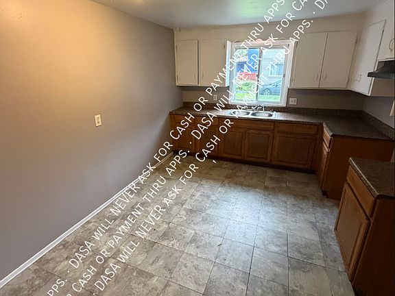 4th image of 163 Baycliff Dr