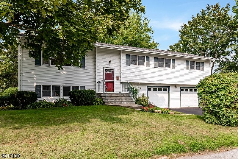 1st image of 44 Beardslee Hill Dr