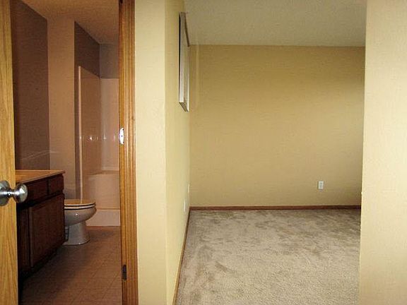 5th image of 1415 N Jones Blvd APT 4