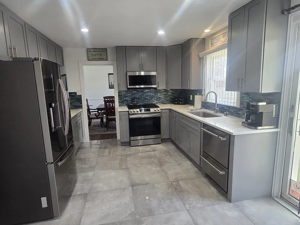 317 Woodside Dr