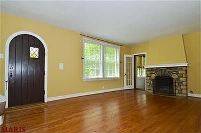 3rd image of 8019 Gannon Ave