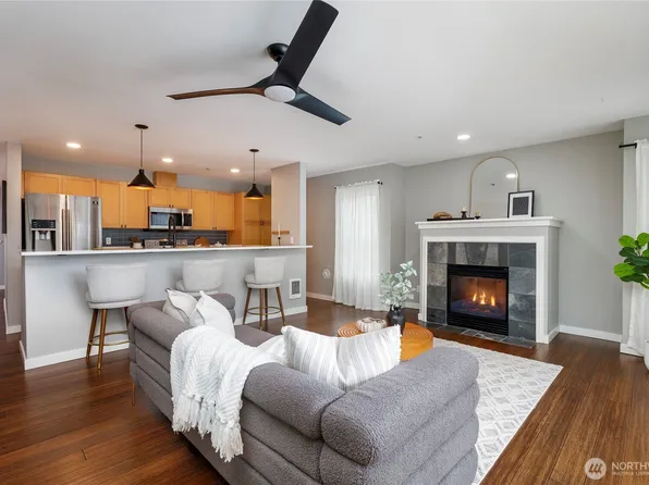 4409 California Avenue SW #203, Seattle, WA 98116