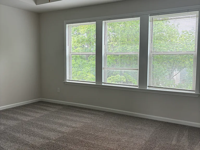 3735 Davis Cir — Photo 9