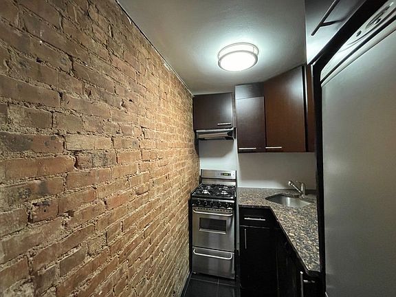 2nd image of 163 W 73rd St APT 7w