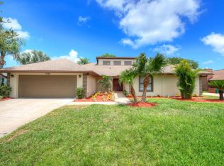 2298 Woodlawn Cir, Melbourne, FL 32934