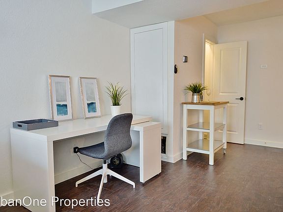 2nd image of 4321 Mount Vernon St #11205264