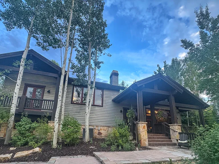 2060 Paddington Dr — Photo 5