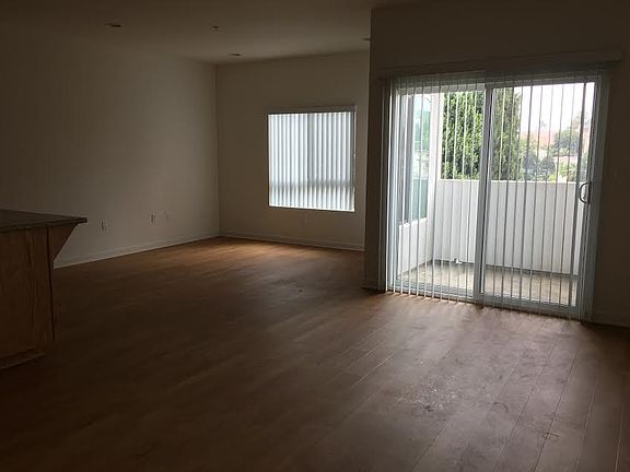 4th image of 2300 W Valley St