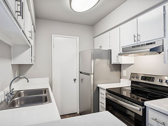 3rd image of 901 S Dobson Rd APT 2006