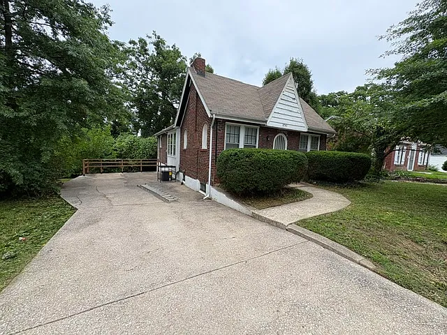 6743 Kenwood Dr — Photo 2