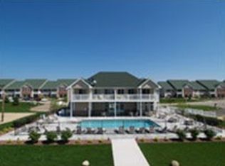 2544 Honey Creek Cir UNIT 712, East Troy, WI 53120