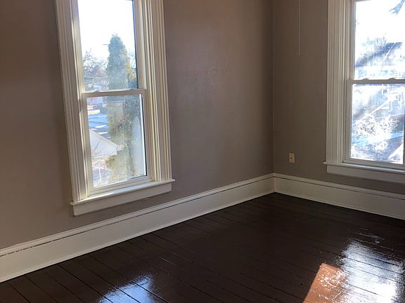 3rd image of 306 W New York Ave