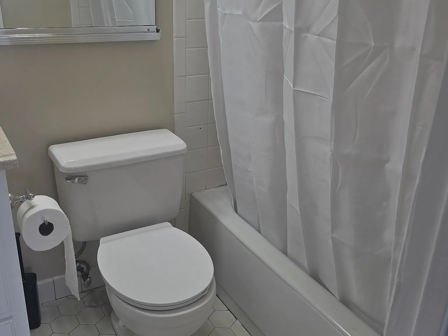 2 bed, $2,600 — Photo 4