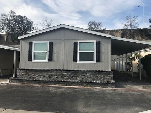 2nd image of 1925 E La Veta Ave Space 80