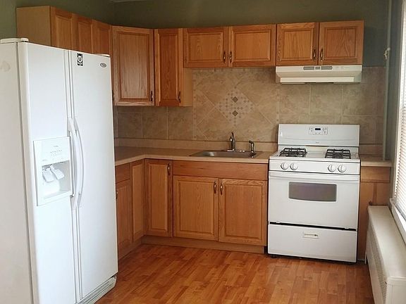 5th image of 14 Taylor St #14