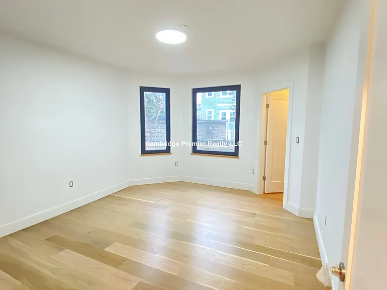 12 Copley St — Photo 10