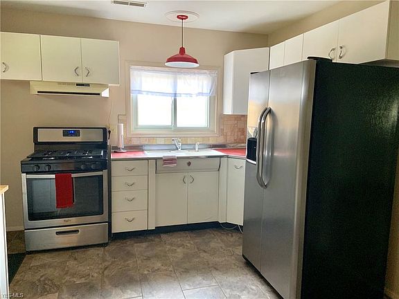 4th image of 3252 Greenfield St NW