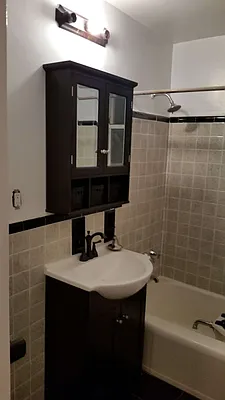 Rented by Max & Associates Realty Corp | media 6