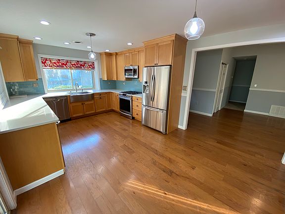 4th image of 1503 Lake Forest Dr
