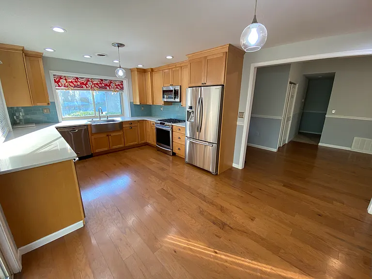 1503 Lake Forest Dr — Photo 4