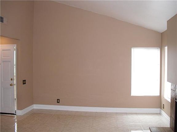 2nd image of 926 Lupine Hills Dr Unit 19