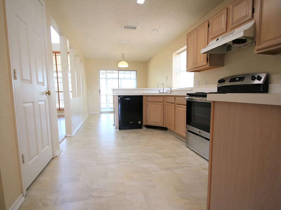 3412 Derby Ct