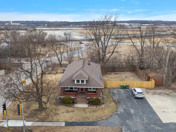 107 S State St, Lockport, IL 60441