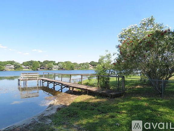 3rd image of 198 N Lakewood Cir