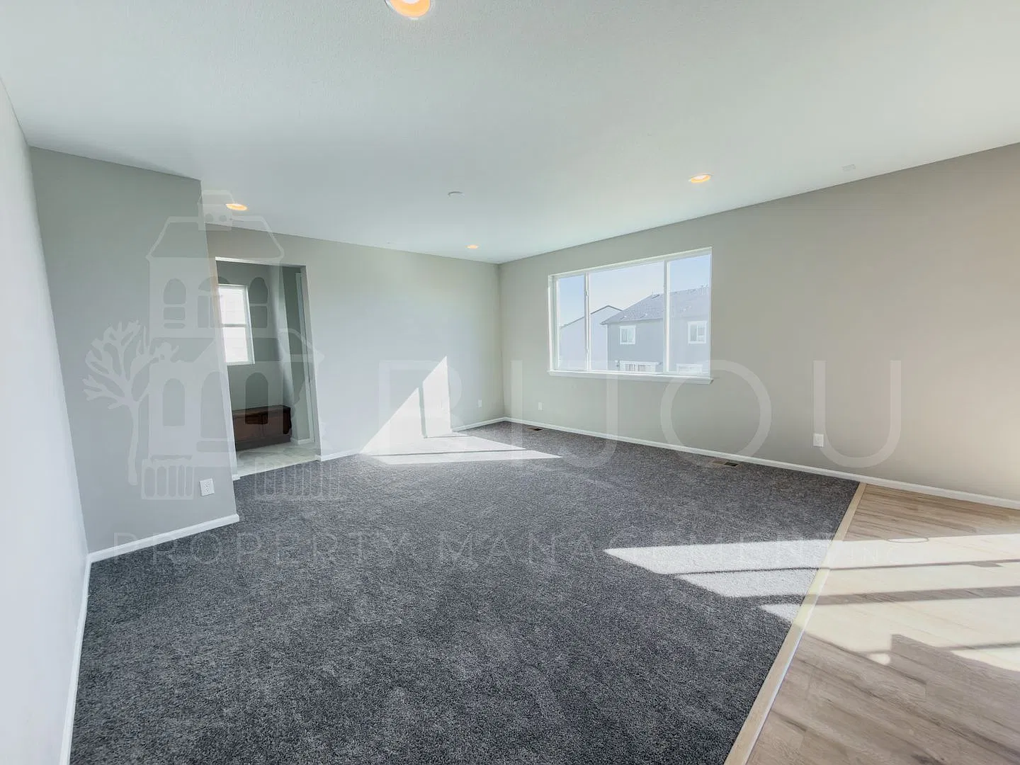 Beautiful 4-Bedroom Home in Colorado Springs — Photo 4