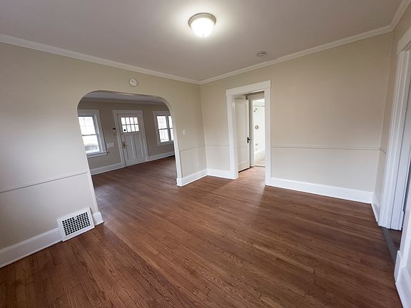 4th image of 924 Bonnie Brae Ave