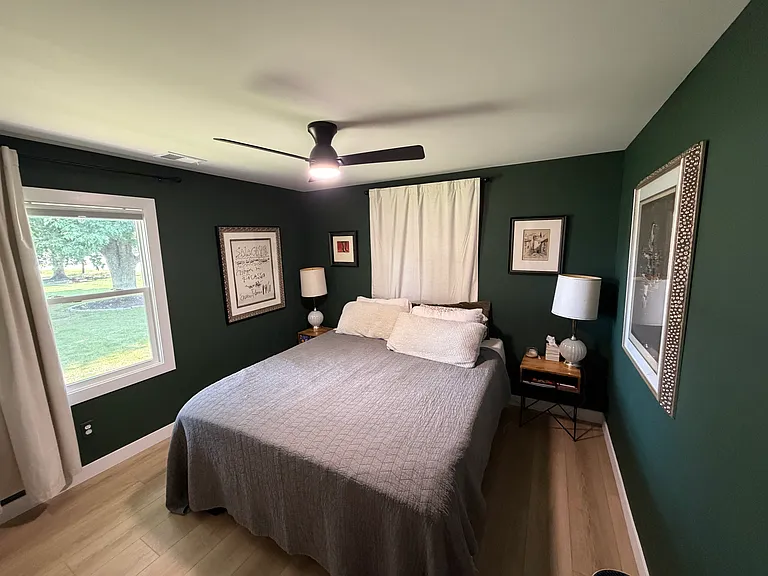 302 N Bluff Rd — Photo 2