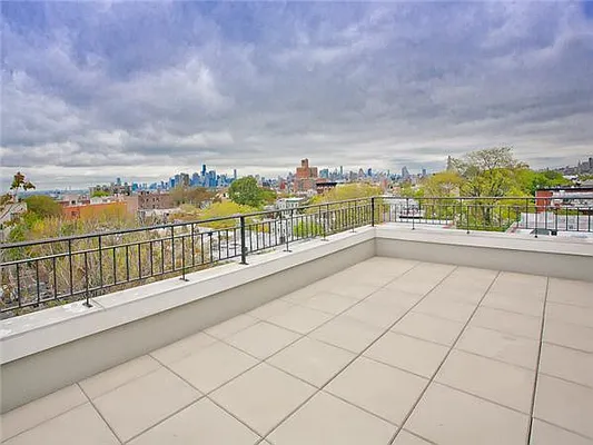 Sold by Avenue Sotheby's International Realty | media 17
