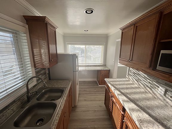 2nd image of 4169 1/2 Kansas St