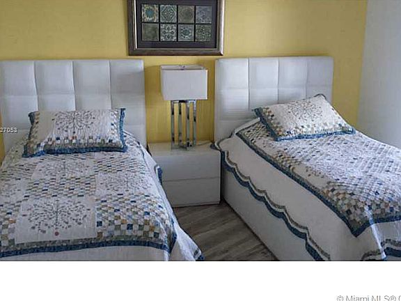 4th image of 3530 Mystic Pointe Dr APT 2008