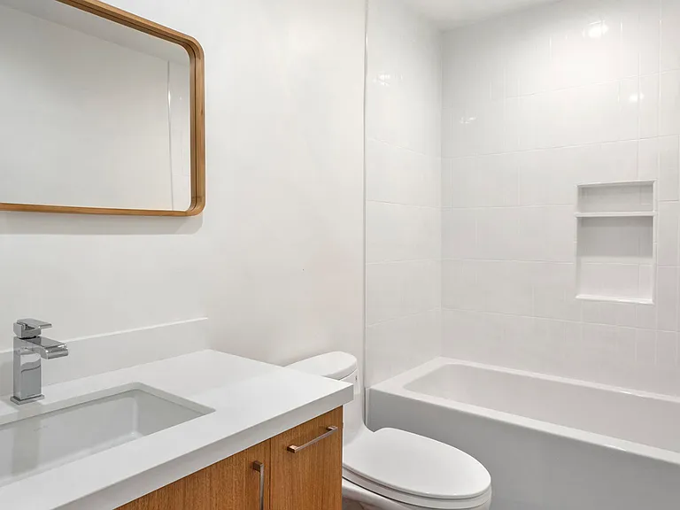 843 11th St #7 — Photo 8