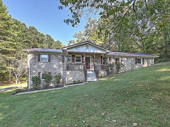 4th image of 3732 Hughes Dr