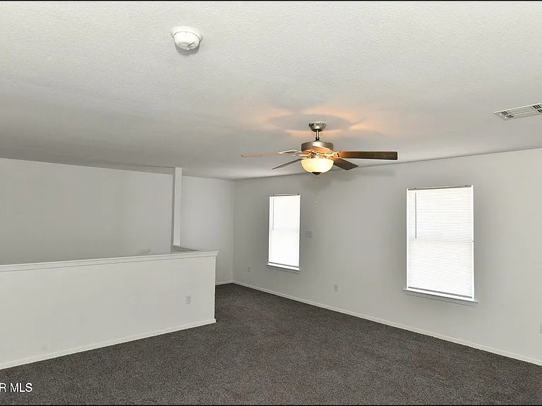 1591 Hartsdale Dr #B — Photo 24