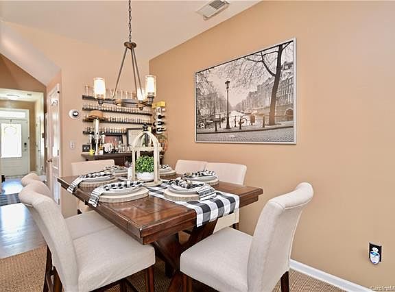 5th image of 2741 Sawbridge Ln