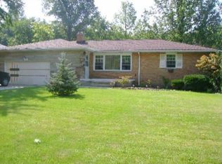 6588 Kingswood Dr, Mayfield Heights, OH 44124
