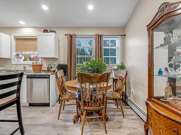 3rd image of 761 Pendexter Road