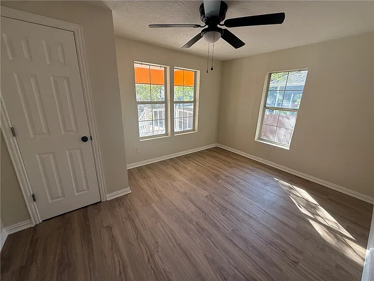1613 Robeson St — Photo 5