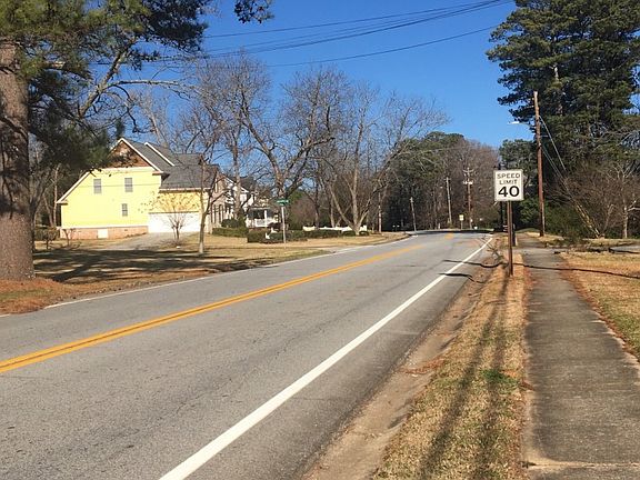 4th image of 1714 Brockett Rd