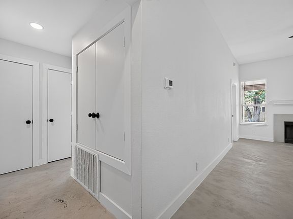 4th image of 14511 Oliphant St