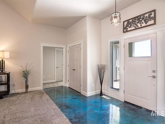 3rd image of 15154 Pinehurst Way