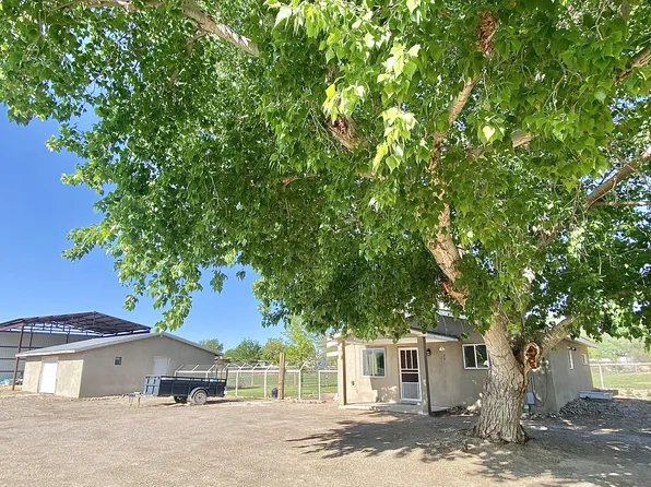 86 Molina Rd, Peralta, NM 87042