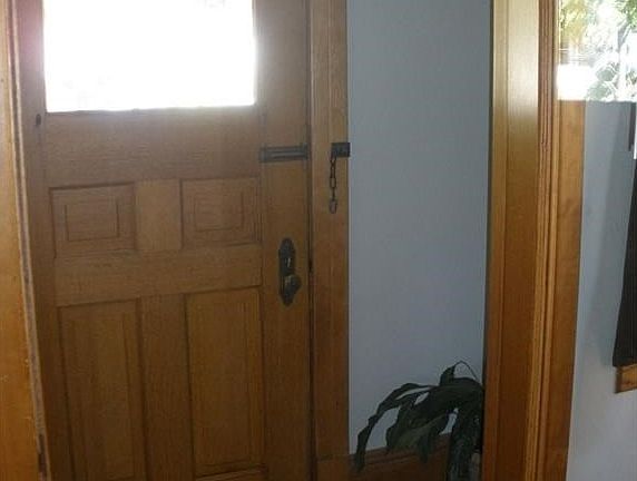 4th image of 1609 Robinwood Ave
