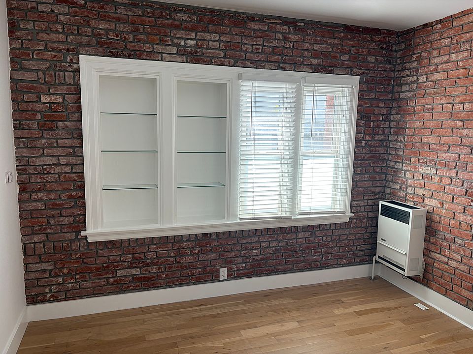 Apt #1 Bedroom Built-In Shelving