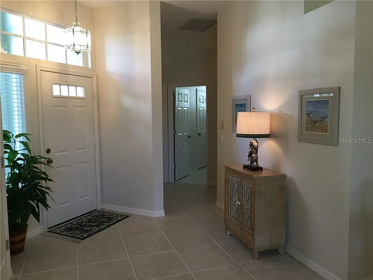549 Fallbrook Dr — Photo 13