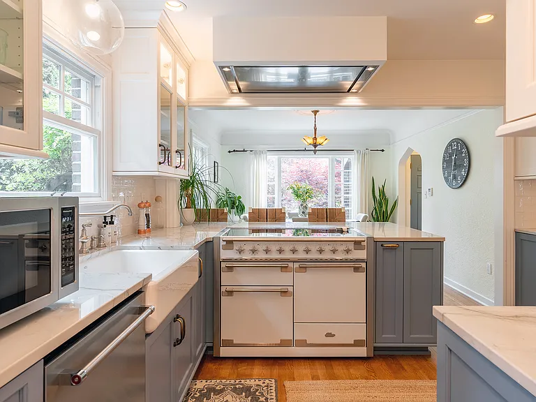 7514 E Green Lake Dr N — Photo 18